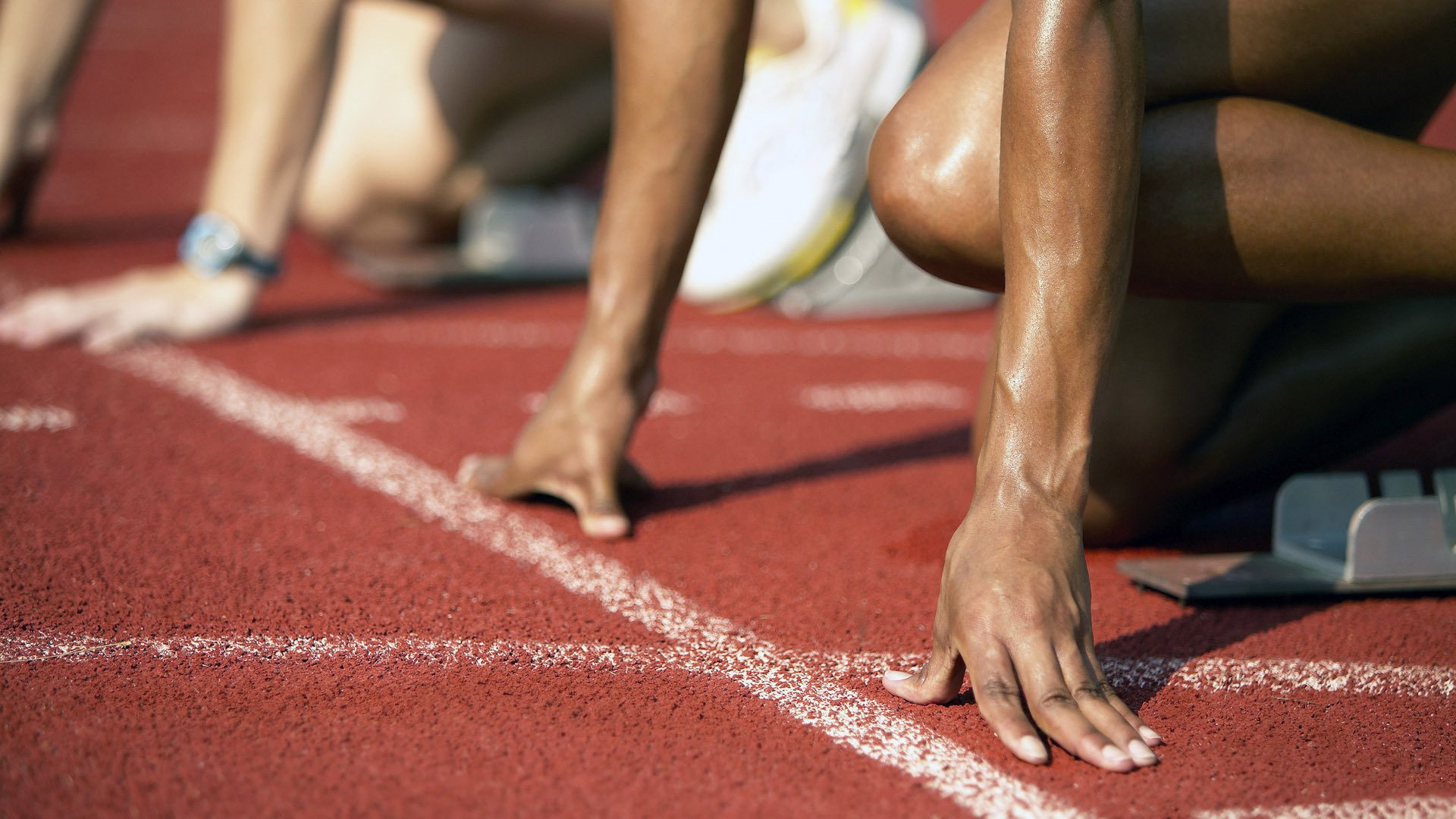 田径赛场焦点！日本队对阵比利时队，关键一战，双方鏖战至最后一刻